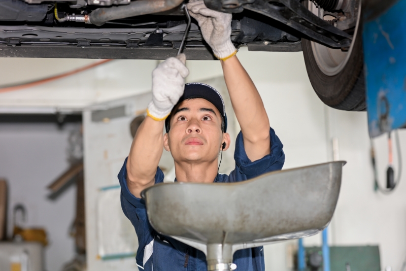 愛車を長く安心して使い続けるための定期点検と整備